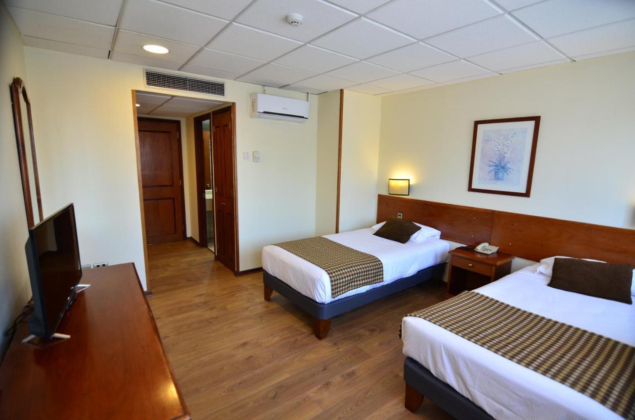 Tur Hotel 圣地亚哥 外观 照片