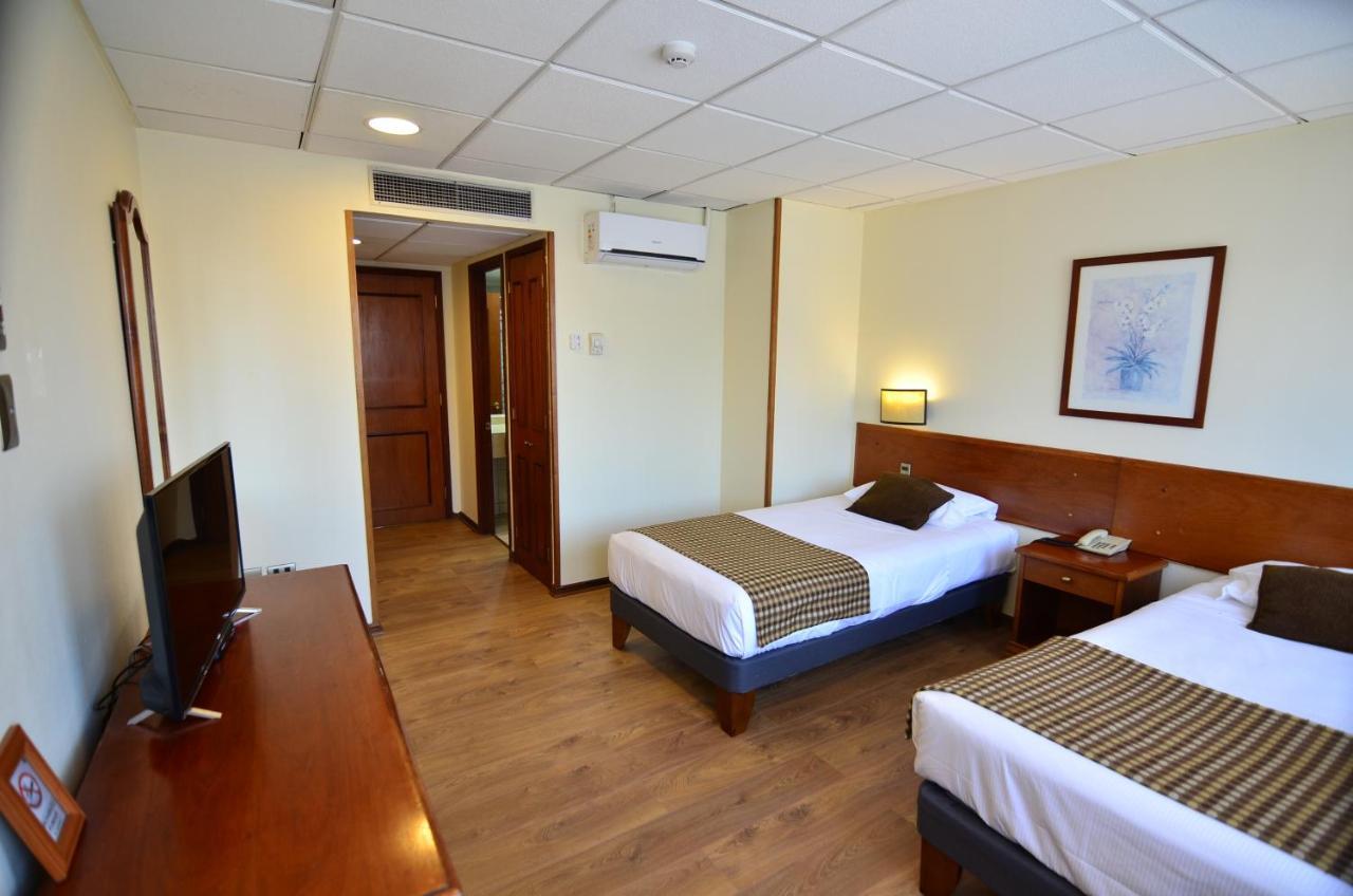 Tur Hotel 圣地亚哥 外观 照片